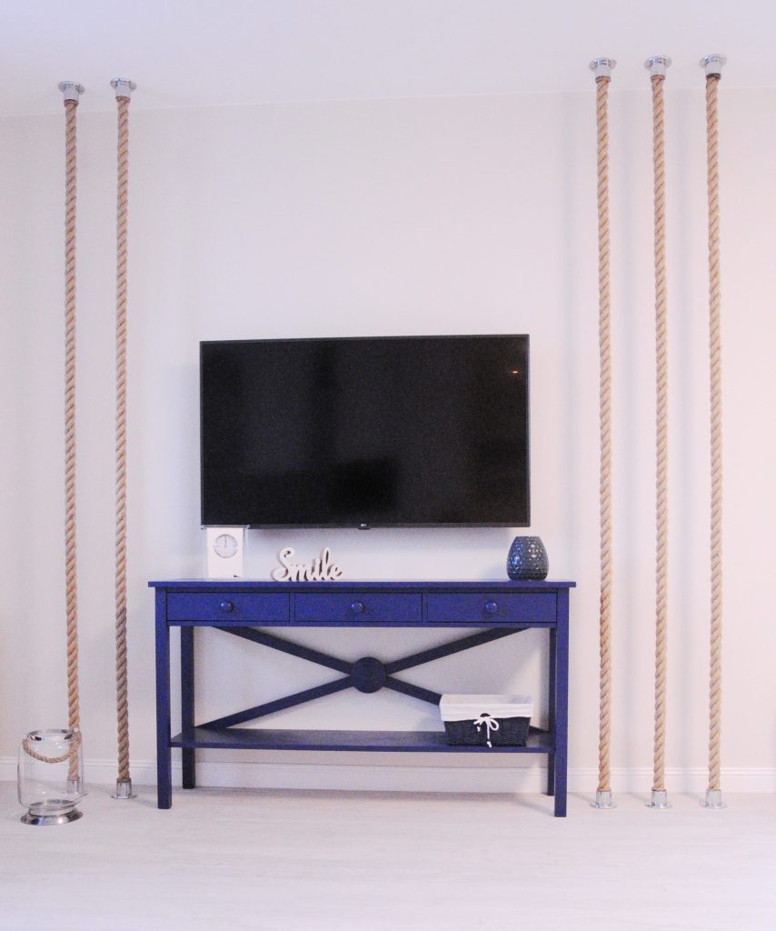 szafka pod telewizor niebieska bukowa - Stylmetdrew